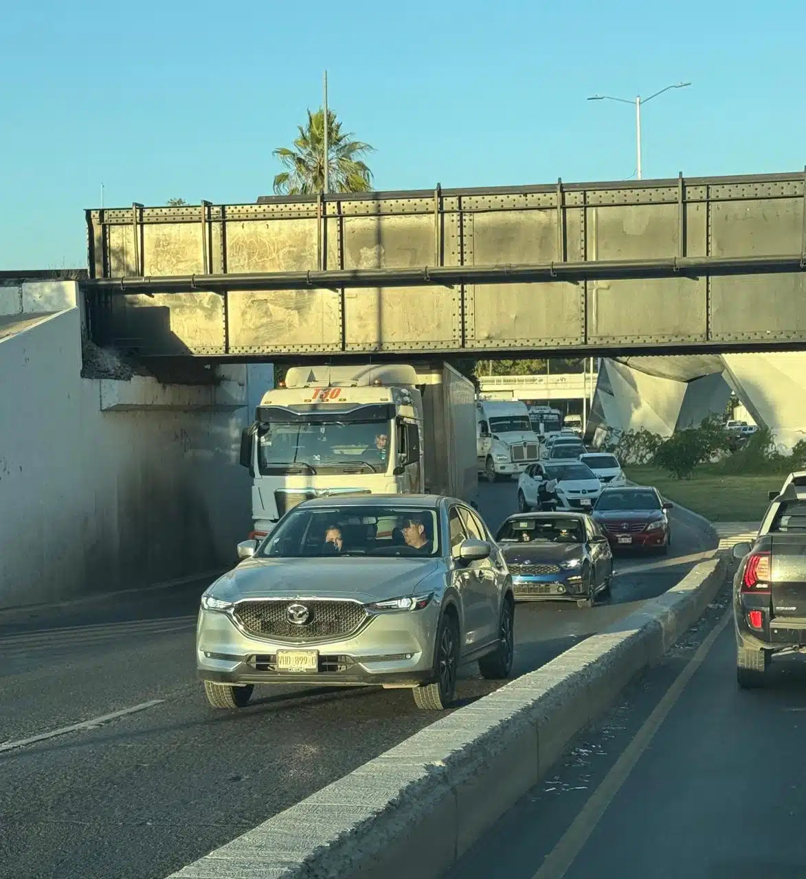 Tráiler puente negro