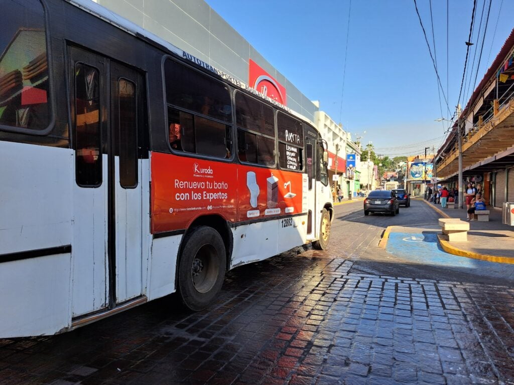 Transporte urbano en Mazatlán.