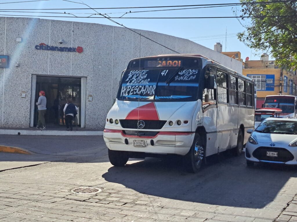 Transporte urbano en Mazatlán.