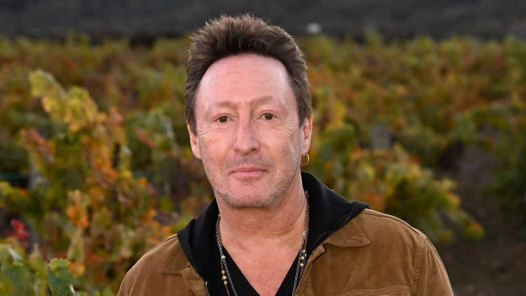 Tras diagnóstico de cáncer de piel, operan de urgencia a Julian Lennon, hijo de John Lennon