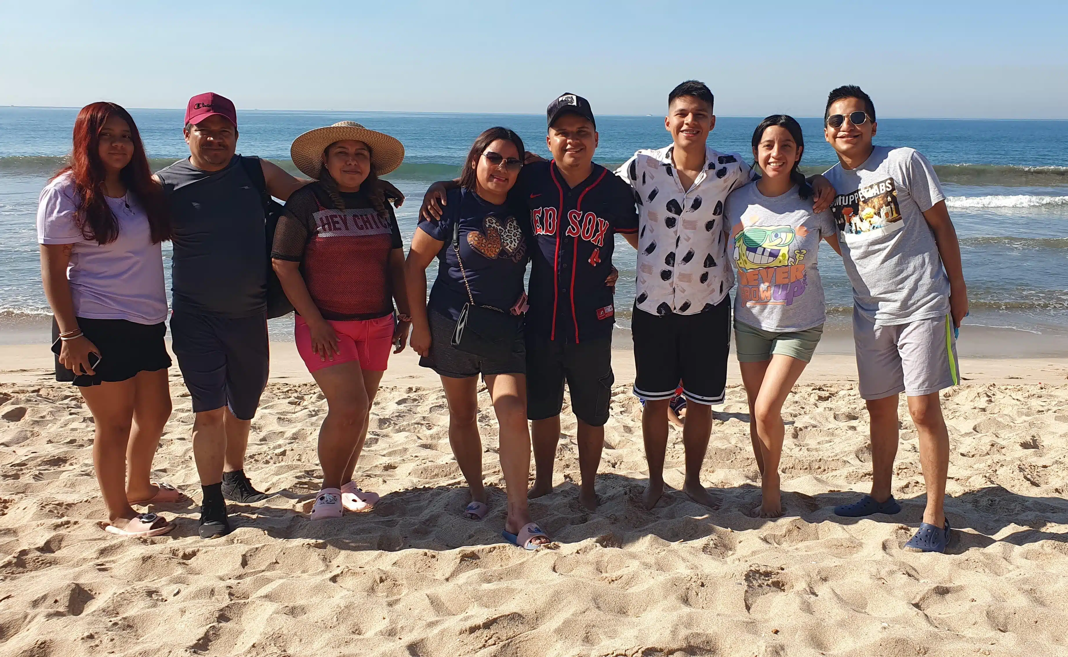 Turistas en playa de Mazatlán