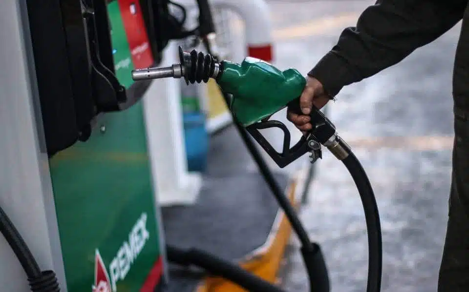 Vas a cargar gasolina este 24, este es el precio hoy