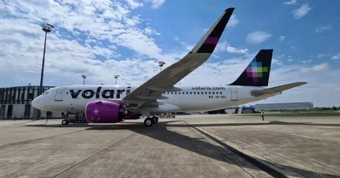 FGR imputa 5 delitos al pasajero que intentó desviar un avión de Volaris hacia EU