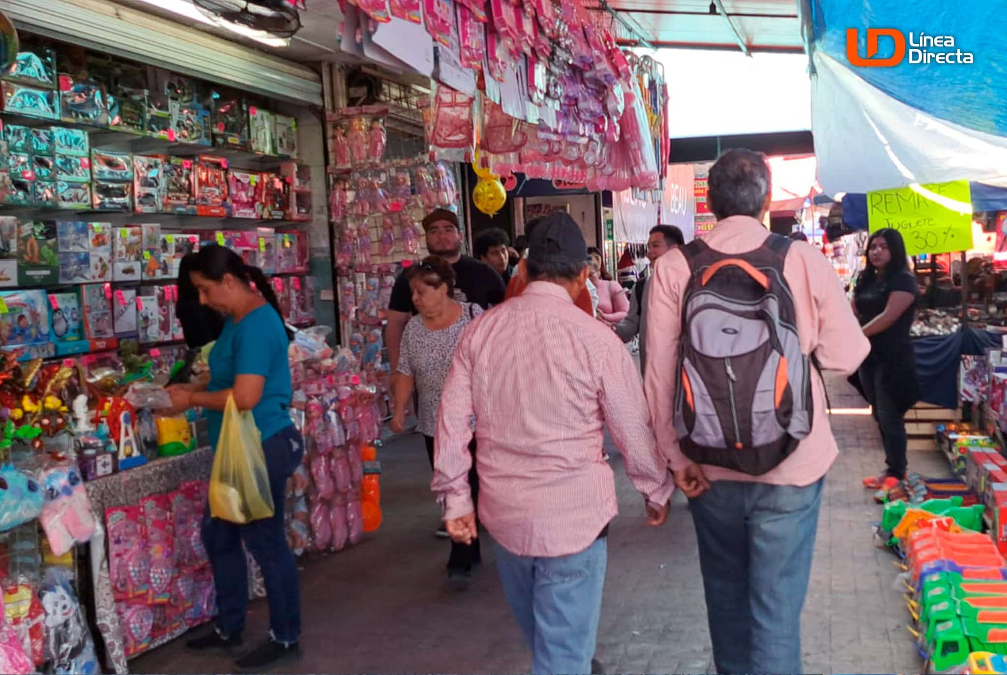 Papás abarrotan comercios de Culiacán
