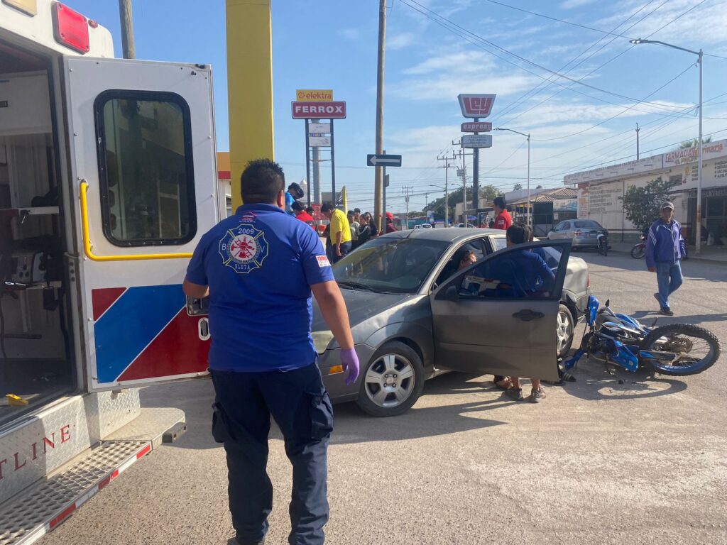 Paramédico de Bomberos arribando al lugar.