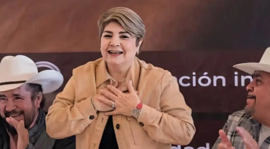 Presidenta del municipio de Guasave en evento de prensa