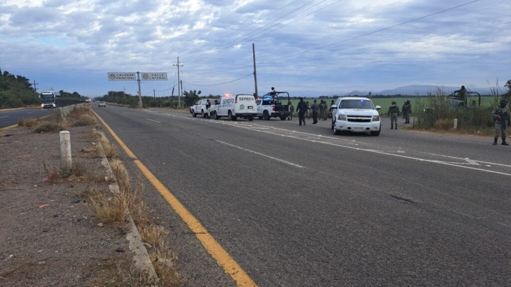 Amarrado de las manos con una soga localizan a un hombre asesinado en la carretera Culiacán-Eldorado