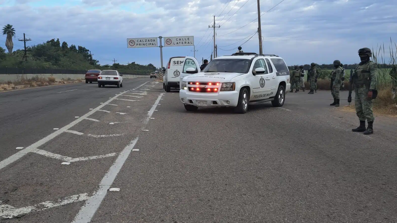 Amarrado de las manos con una soga localizan a un hombre asesinado en la carretera Culiacán-Eldorado