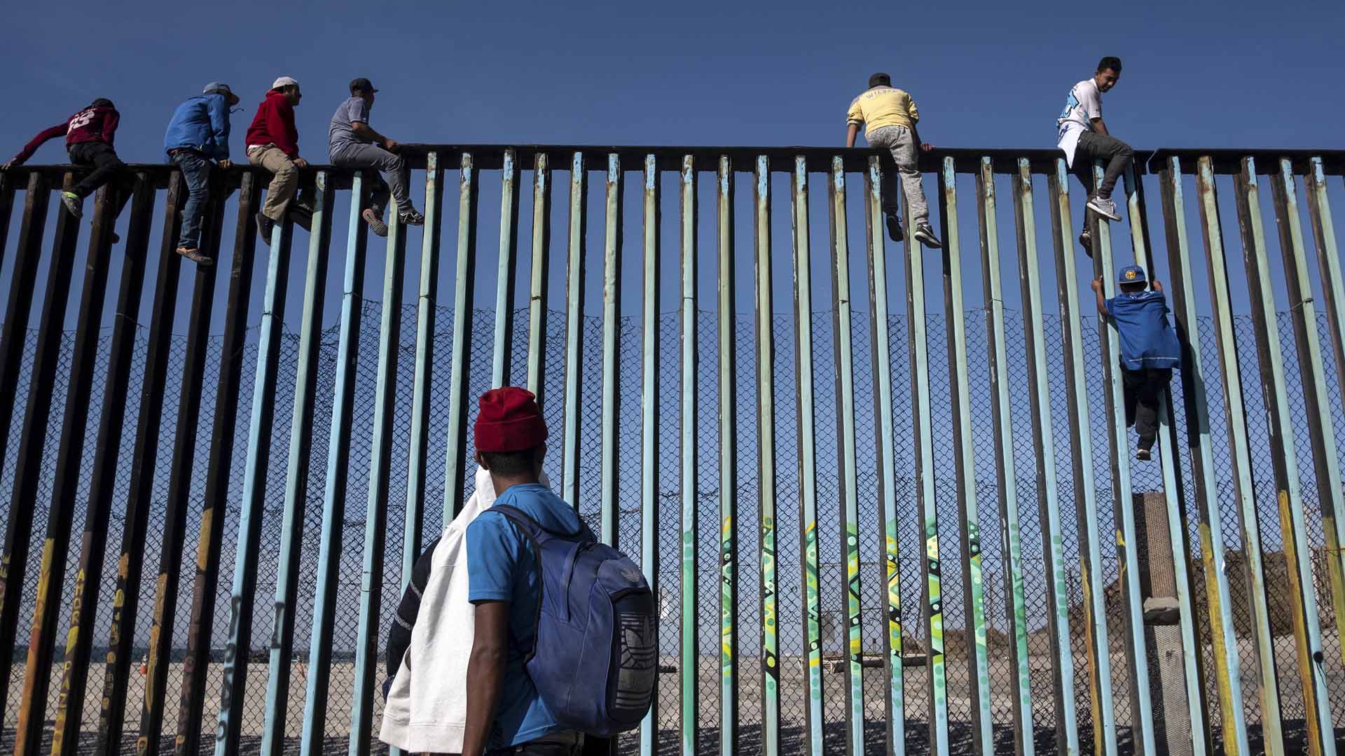 Ante el riesgo de una avalancha migratoria, Tijuana activa protocolo de emergencia