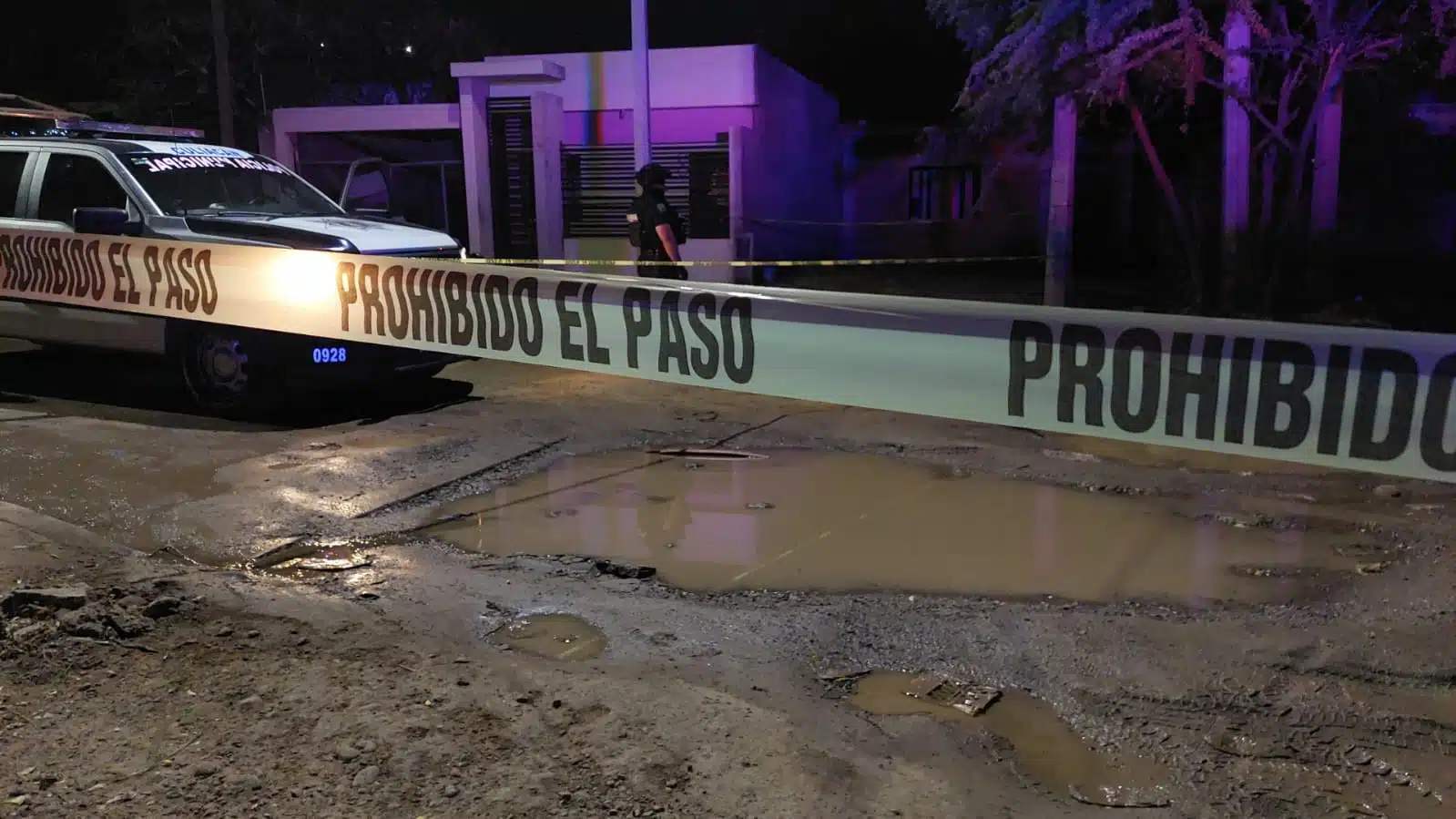 Zona acordonada en donde se registró el hallazgo de un hombre asesinado.