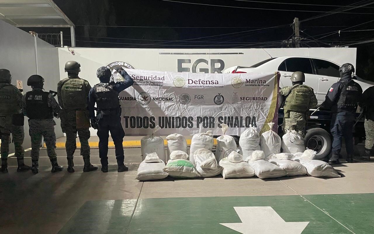 Auto y costales con droga asegurados en Culiacán