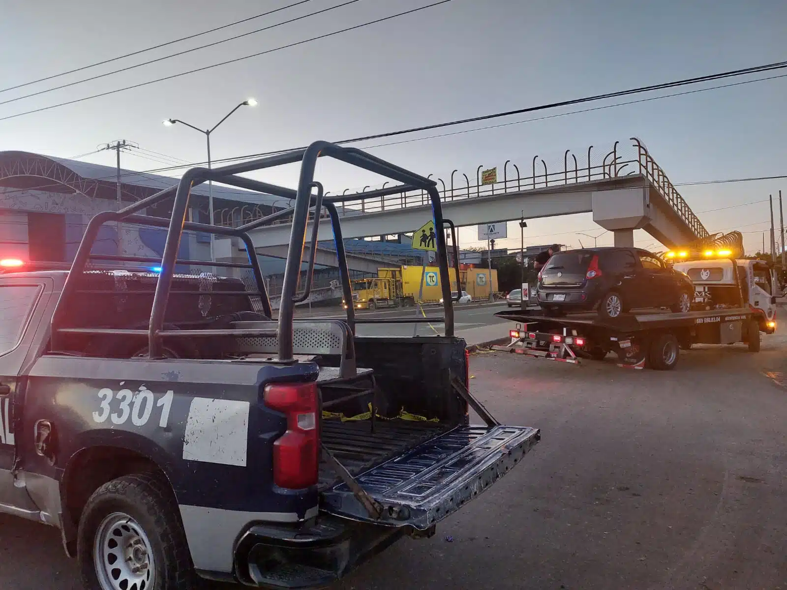 Balean automóvil y a motociclista en hechos distintos en Mazatlán