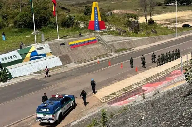 Régimen de Maduro ordena el cierre de la frontera entre Venezuela y Brasil por tres días