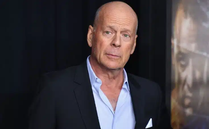 Bruce Willis reaparece en público para agradecer a quienes combaten incendios en Los Ángeles