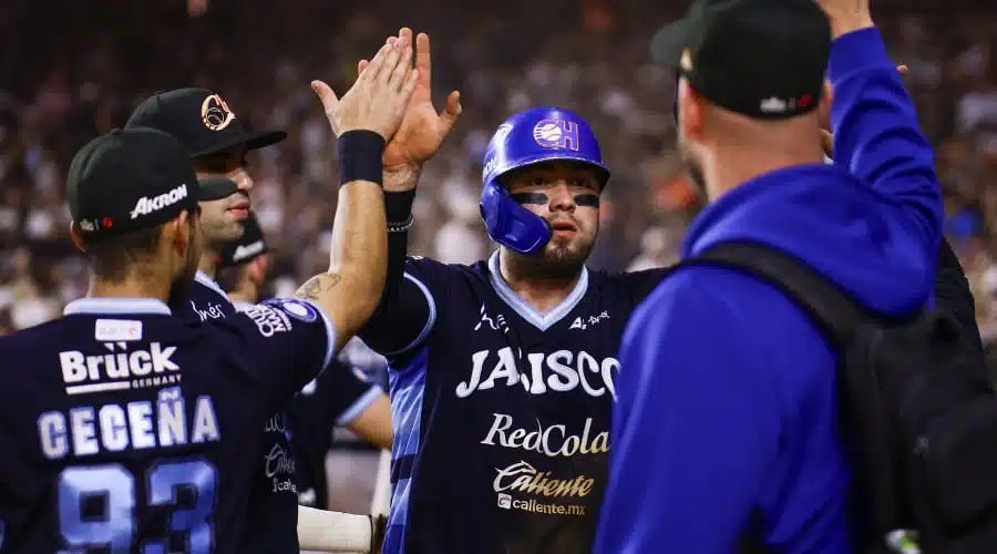 Jugadores de Charros de Jalisco celebran