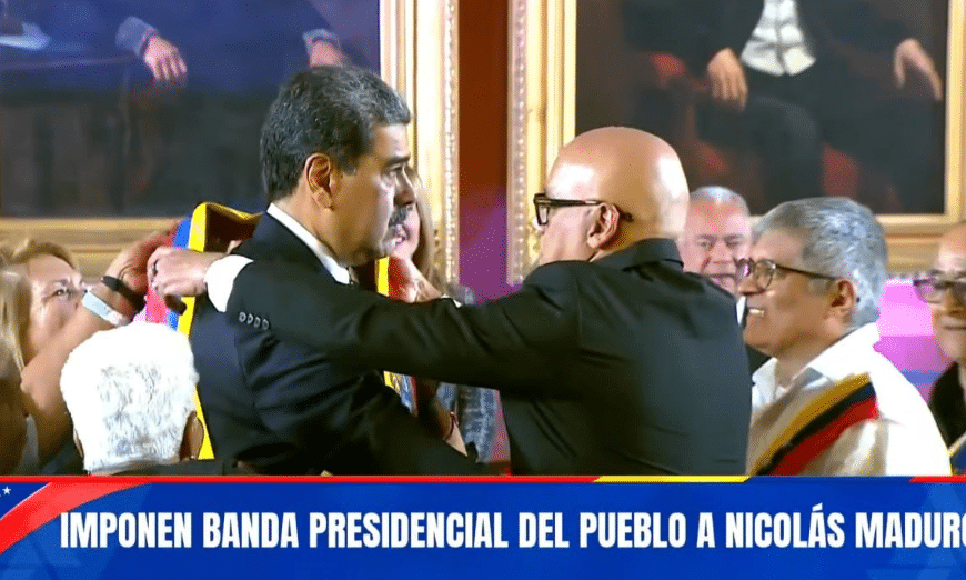 Imponen banda presidencial a Nicolás Maduro