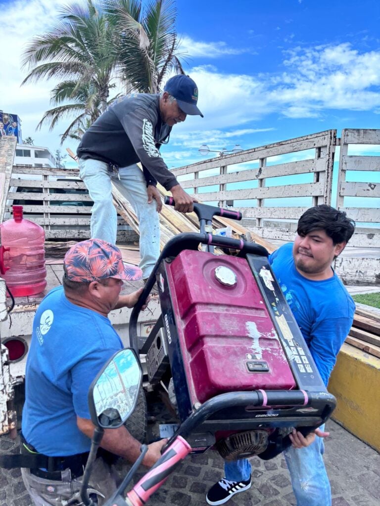 Trabajos de carpintería en Olas Altas para el Carnaval.