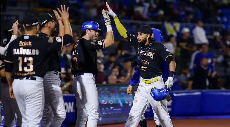 Charros de Jalisco festejan victoria ante Naranjeros de Hermosillo