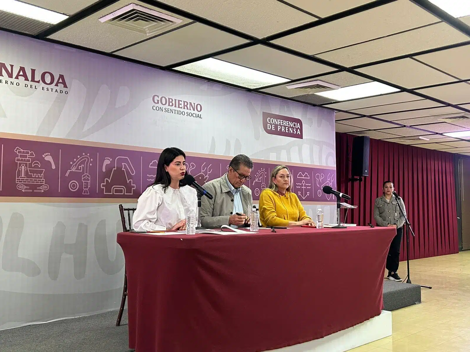 Conferencia de prensa Semujeres (1)