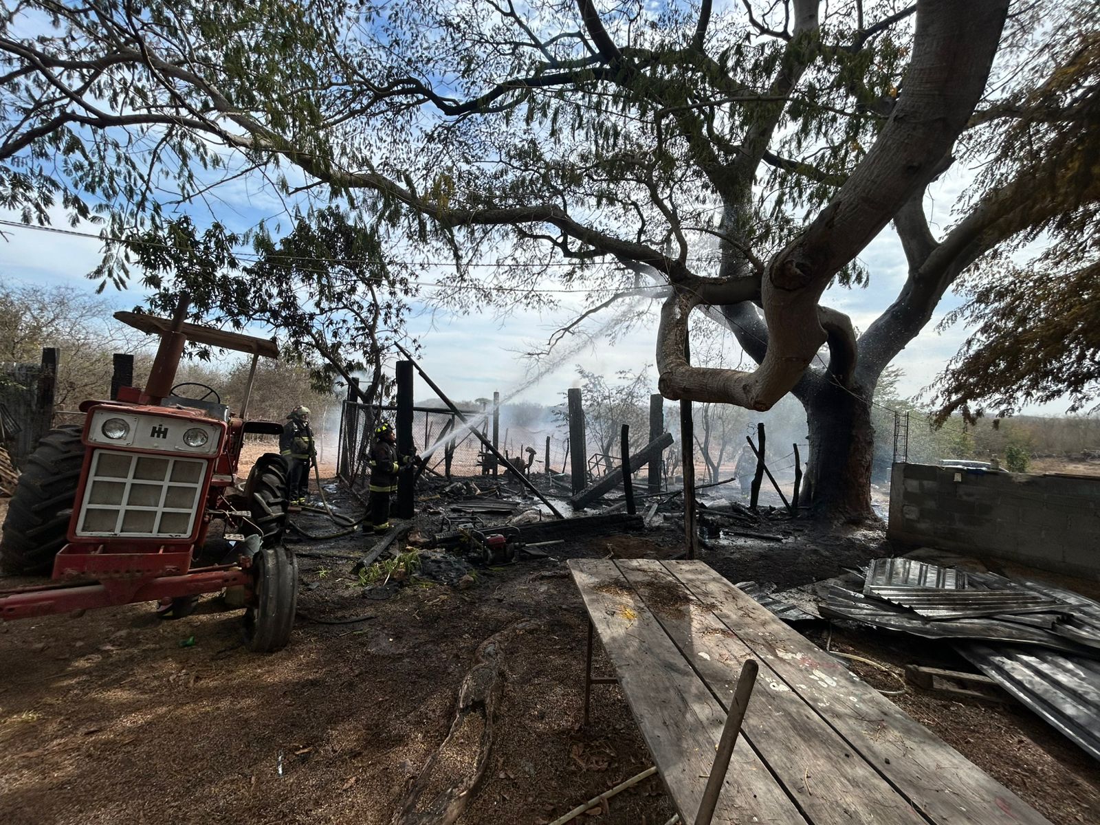 Incendio en comunidad de El Urraca