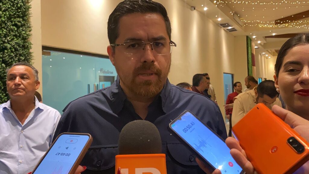 Entrevista de medios de comunicación a Cuitláhuac González Galindo, secretario de Salud.