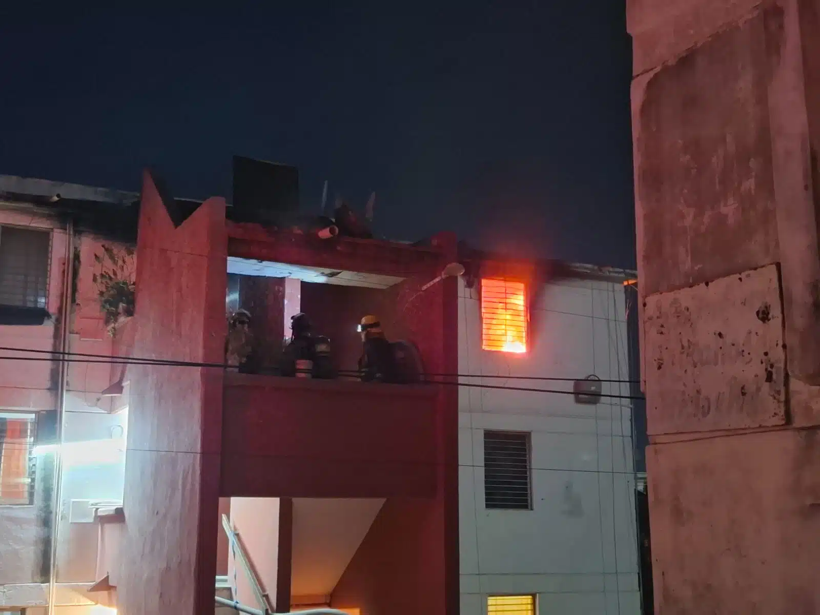 DEPARTAMENTO INFONAVIT CAÑADA INCENDIO CONATO BOMBEROS AYUDA