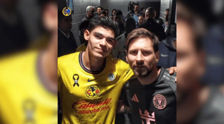 Dago Espinoza se toma la selfie con Lionel Messi