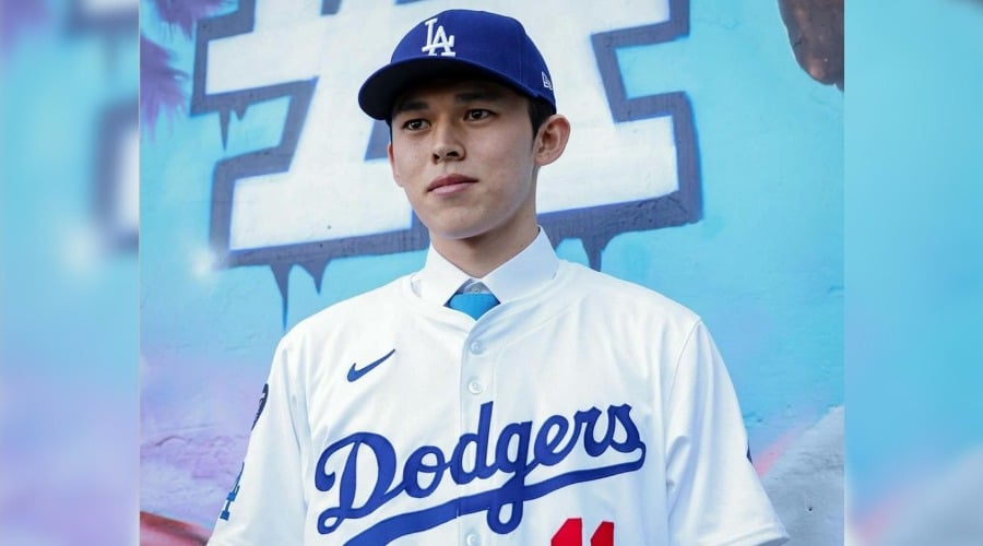 Dodgers presenta a Roki Sasaki; alaba a Ohtani y Yamamoto