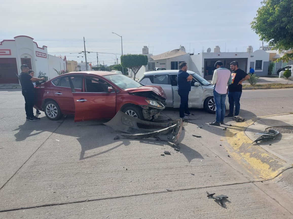 Dos fuertes accidentes se registraron en Mazatlán uno de ellos en Prados del Sol