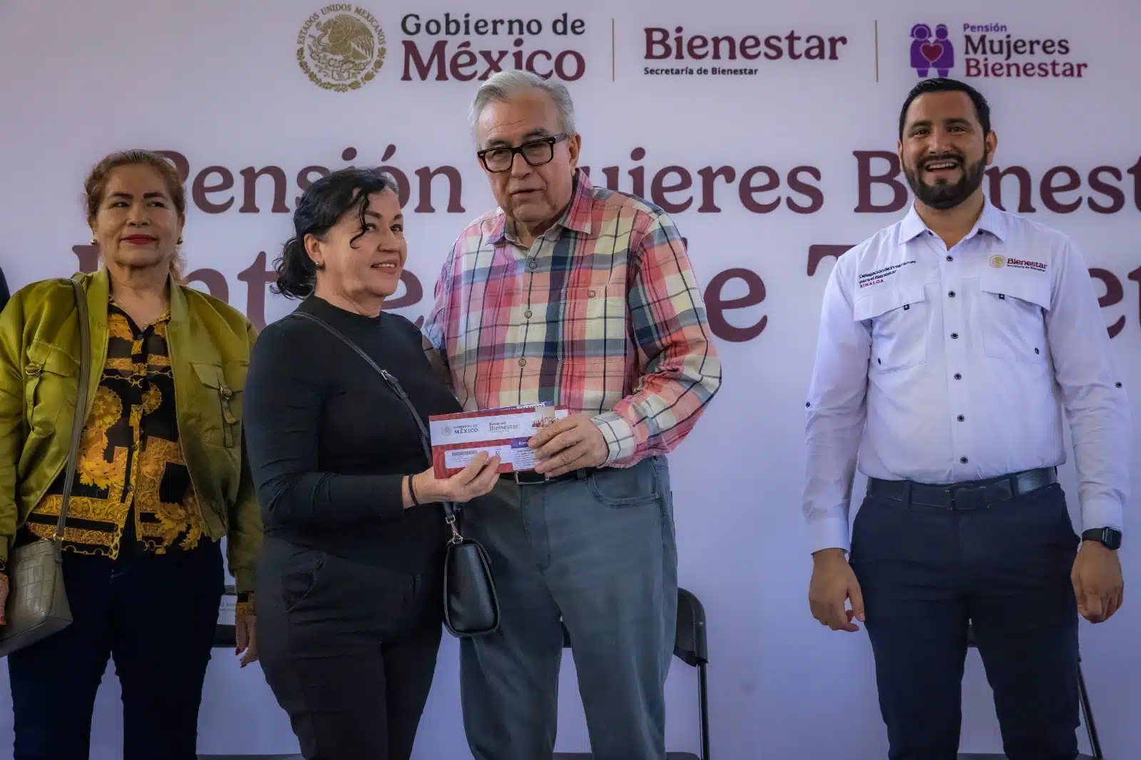 ENTREGA PENSIÓN BIENESTAR MUJERES ROCHA MOYA