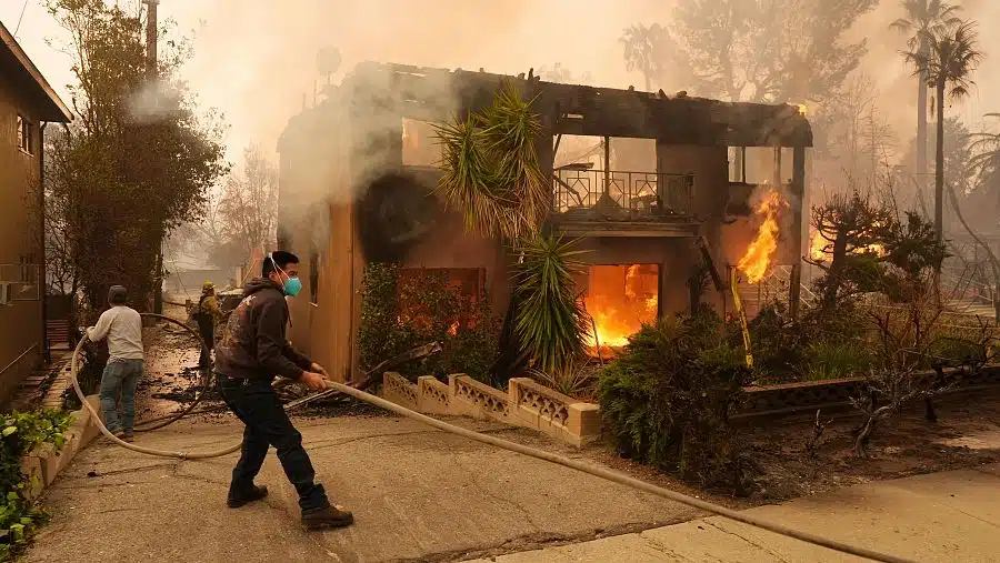 El número de víctimas por los incendios en Los Ángeles aumenta a 24