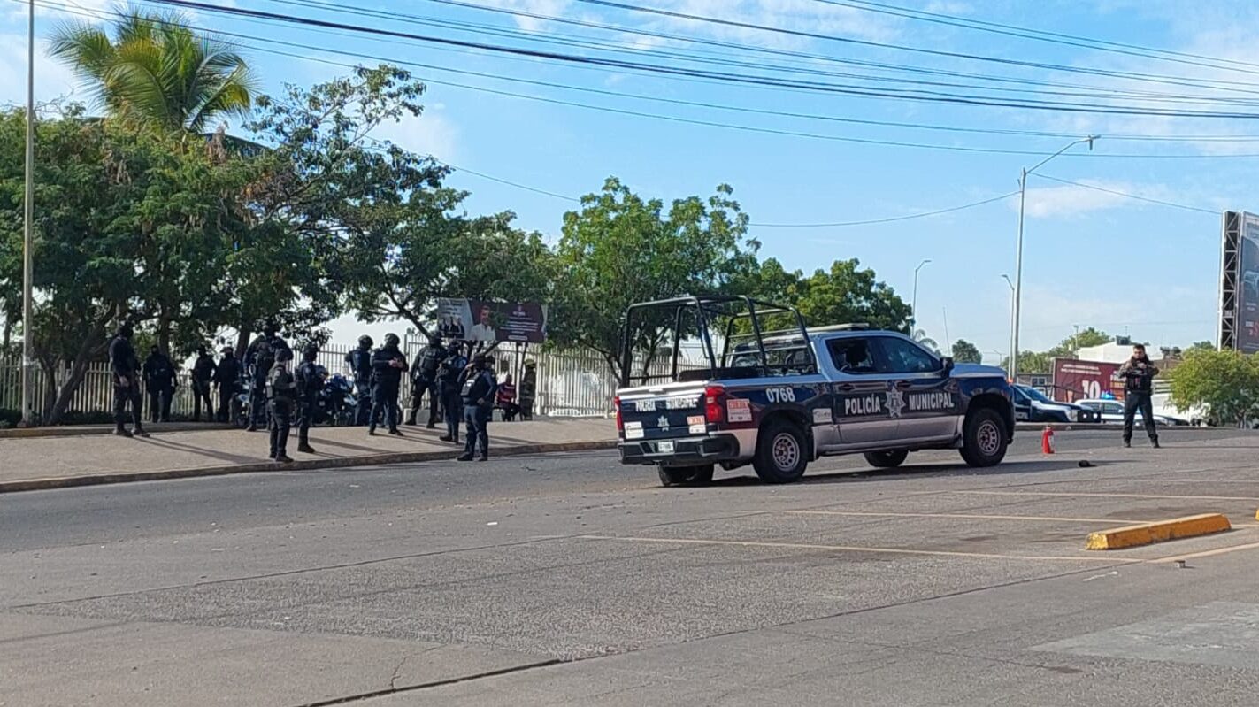 En atentado asesinan a dos policías municipales de Culiacán