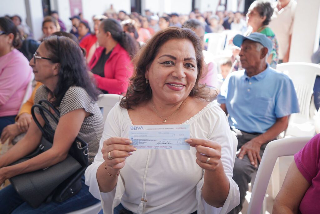 Comerciantes y restauranteros del Rosario y Escuinapa reciben apoyos económicos del programa “Sinaloa Late Fuerte”