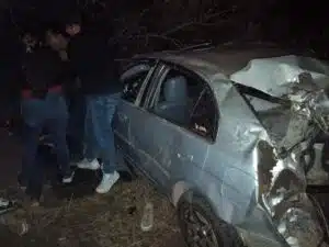 Fallece joven mujer al volcar en un vehículo por la carretera Escuinapa-Teacapan