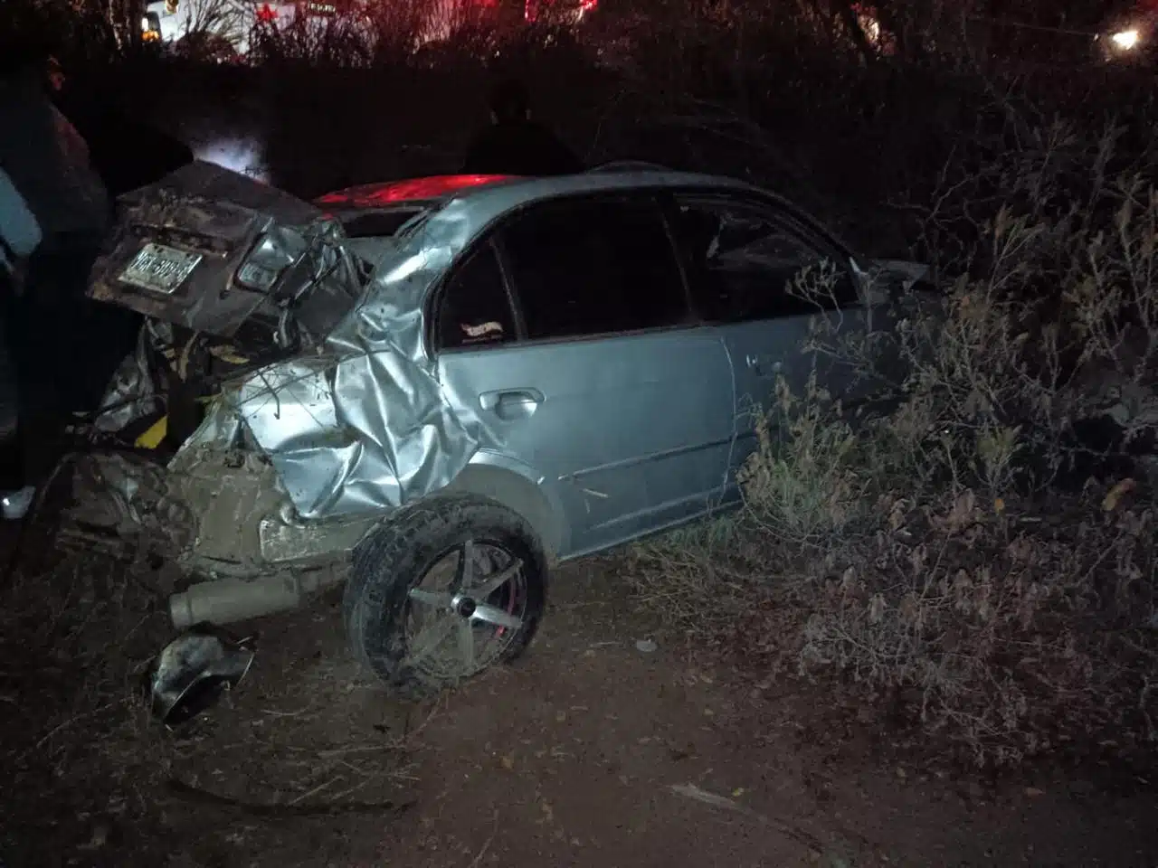 Fallece joven mujer al volcar en un vehículo por la carretera Escuinapa-Teacapan