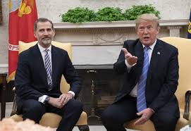 Felipe VI felicita a Trump tras su regreso a la Casa Blanca