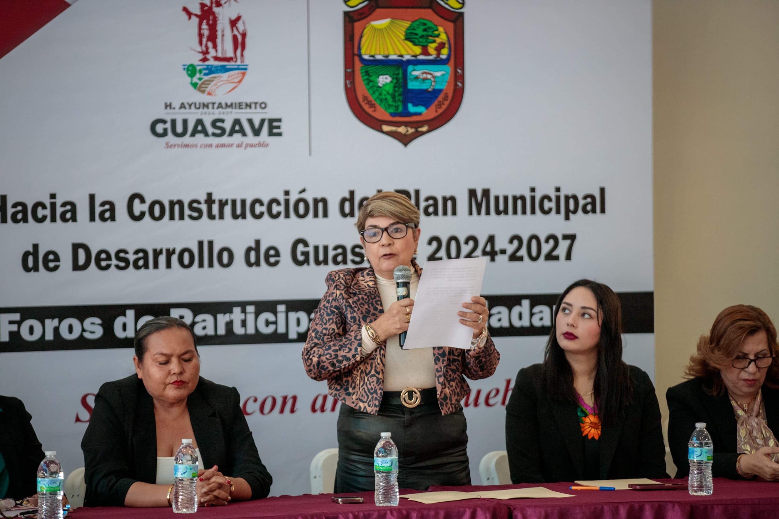 Alcaldesa Cecilia Ramírez Montoya en el Foro Abandono Cultural en Guasave.