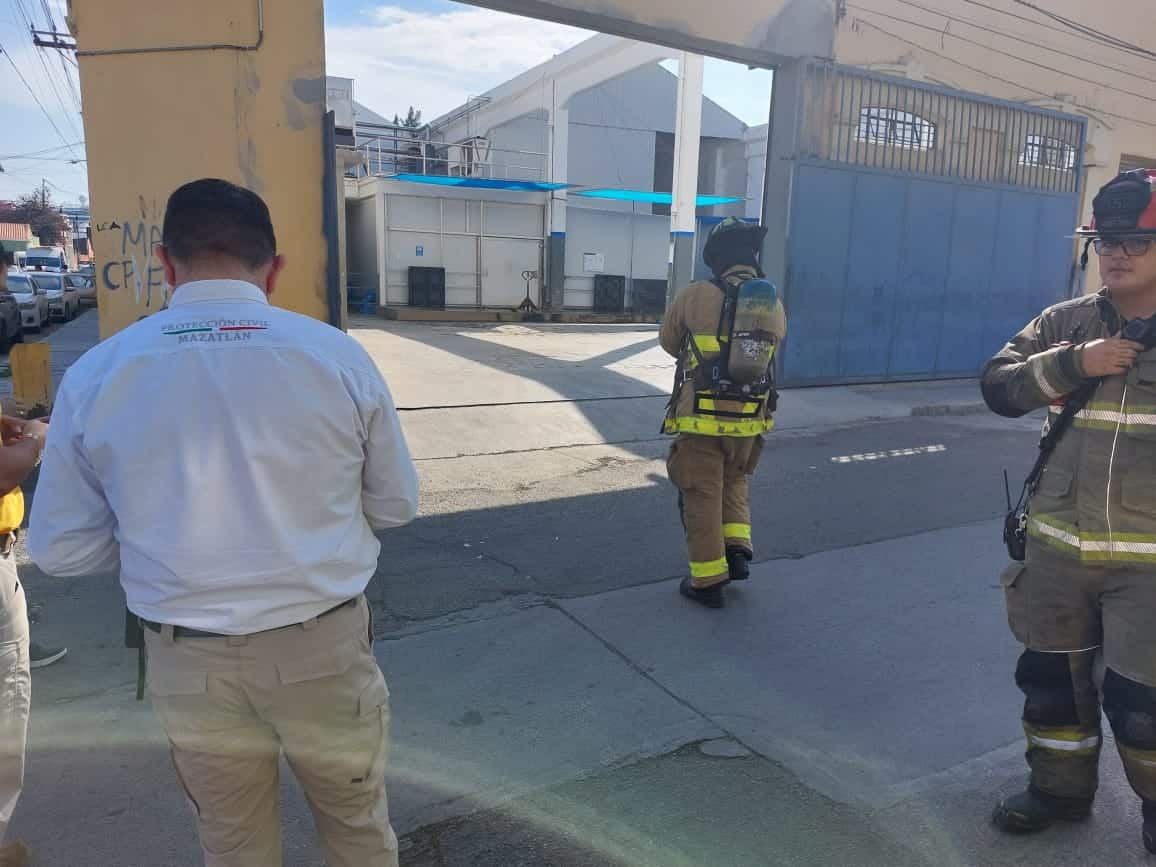 Fueron 10 trabajadores los que sufrieron intoxicación por amoniaco en planta de hielo en Mazatlán