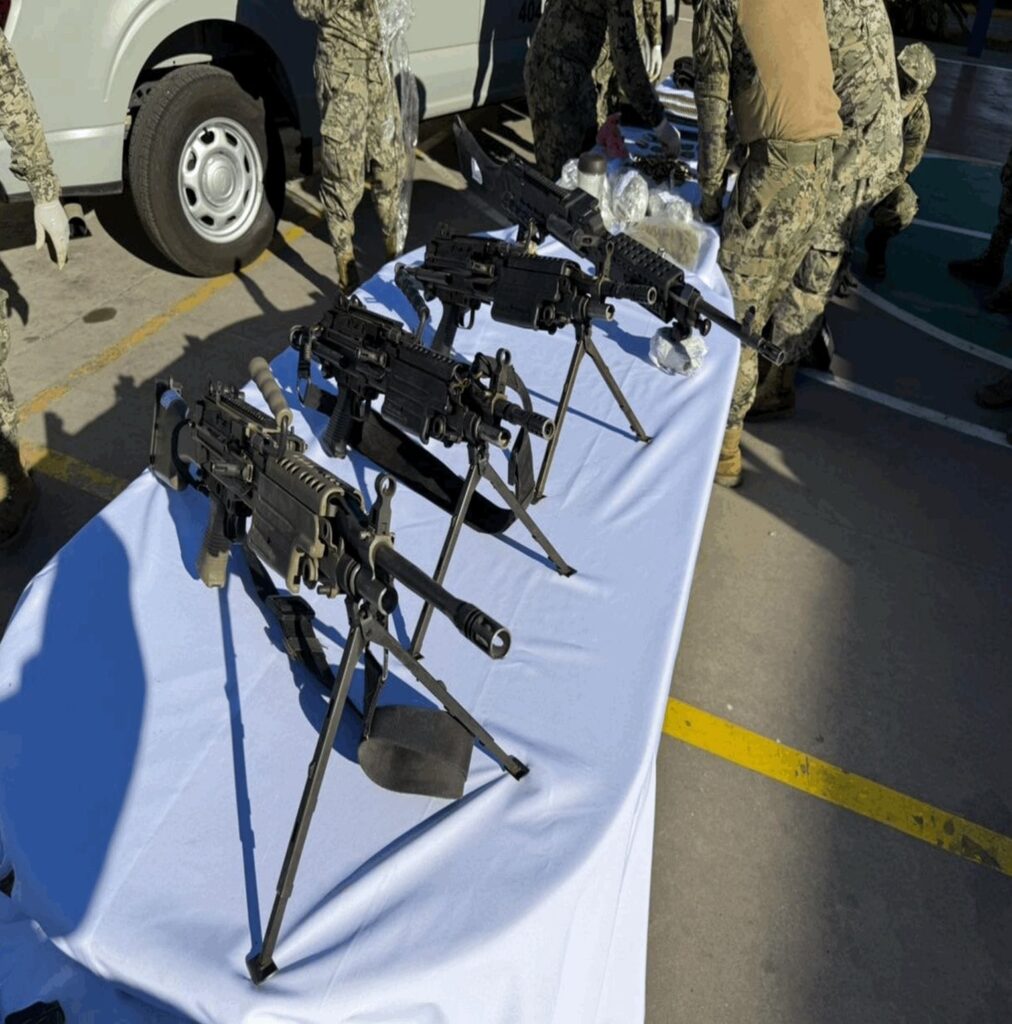 Fuerzas federales y estatales detienen a cinco personas con arsenal en San Ignacio