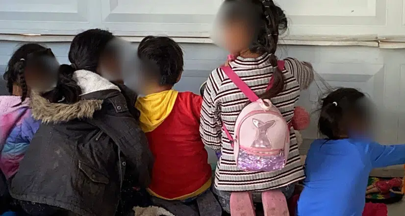 Niños en guardería para hijos jornaleros en Ruiz Cortines