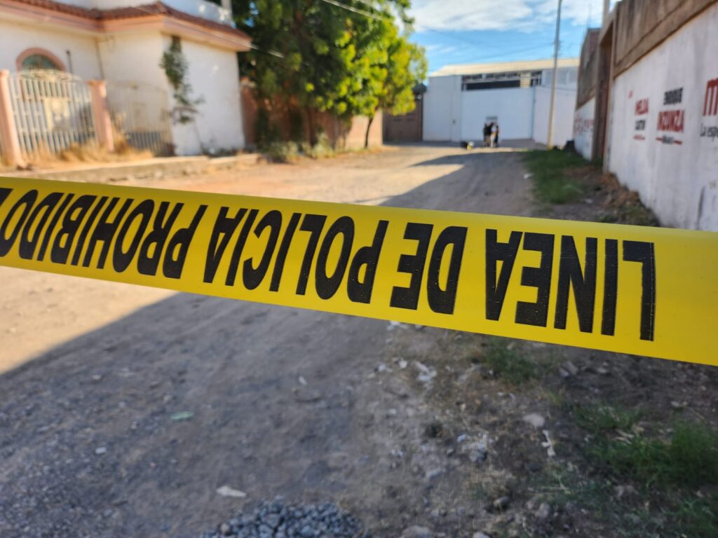 Localizan a joven asesinado y envuelto en una sábana en Real de Minas, Culiacán