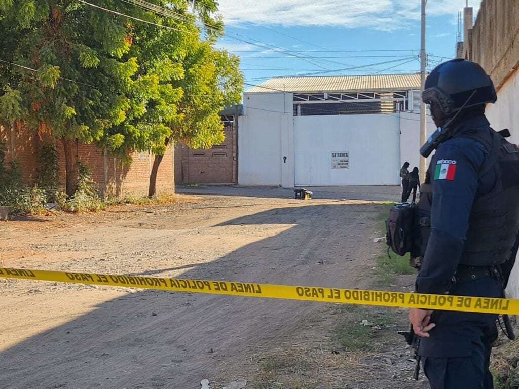 Localizan a joven asesinado y envuelto en una sábana en Real de Minas, Culiacán