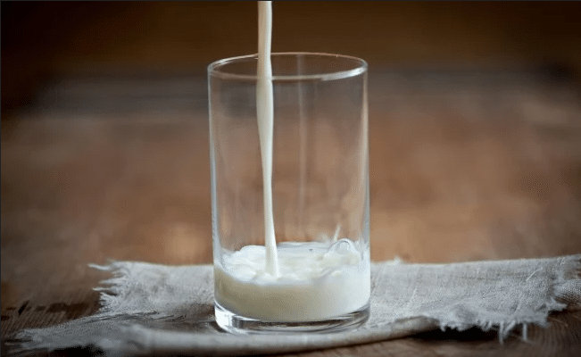 ¿Cuál es la leche de 1 litro de mejor calidad y a mejor precio? Esto dice Profeco