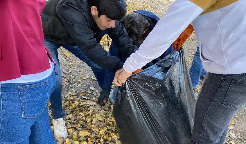 Limpieza en río Sinaloa por estudiantes de UAdeO Guasave