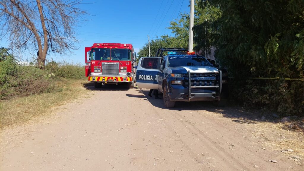 Vehículos de bomberos de Culiacán y de la Policía Municipal