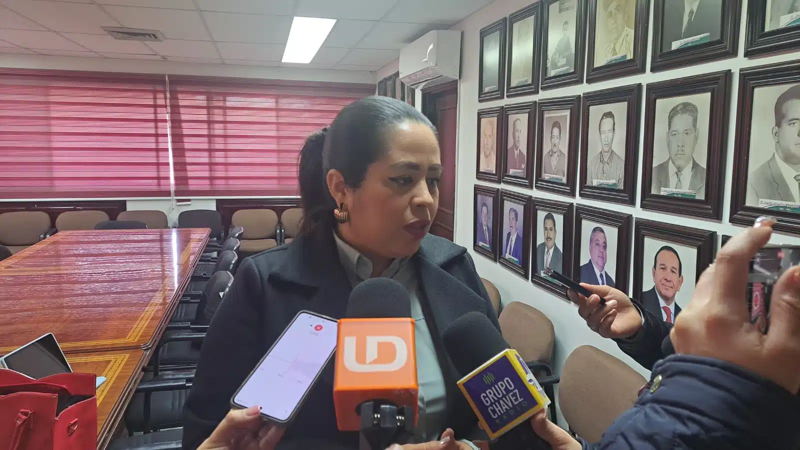 Entrevista de Línea Directa y la prensa de Sinaloa a la titular de Coepriss María Enriqueta Cervantes López