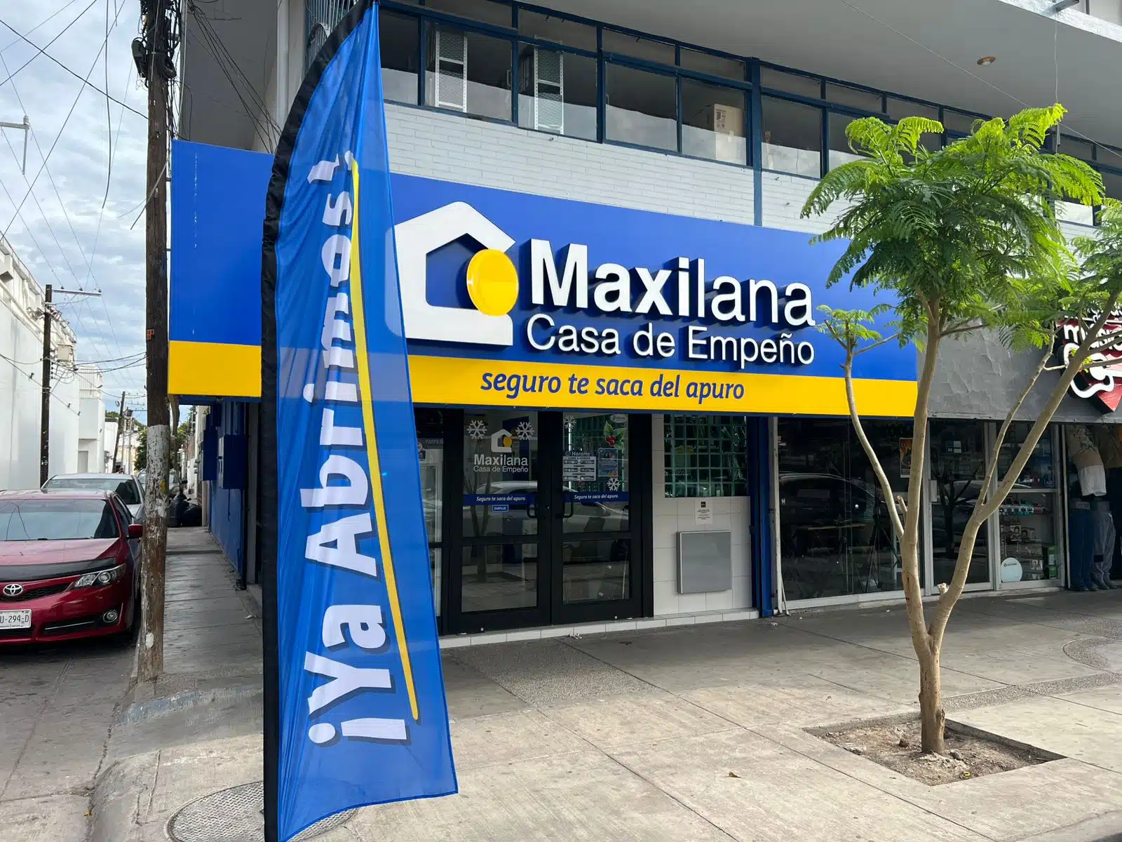 Maxilana