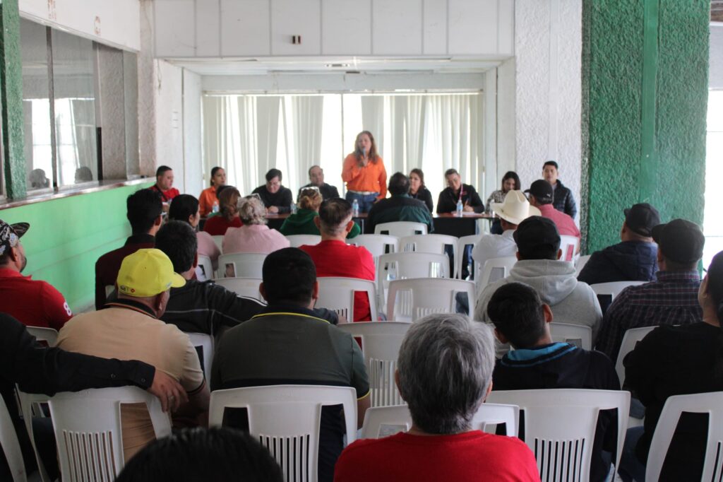 Mesas de trabajo en atención a jornaleros agrícolas en Juan José Ríos.