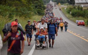 Migrantes inician nueva caravana hacia Estados Unidos