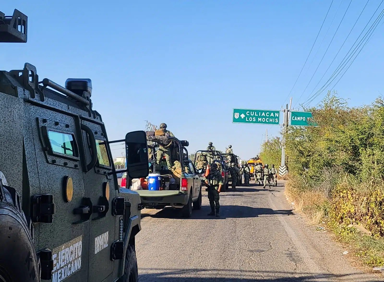 Militares tras la persecución y el enfrentamiento en Costa Rica, Culiacán.